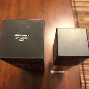 NARS Makeup - Nars Natural Radiant Longwear Foundation NARS Makeup - Nars Natural Radiant Longwear Foundation